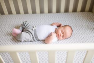 vauvan nukkumisen turvallisuus